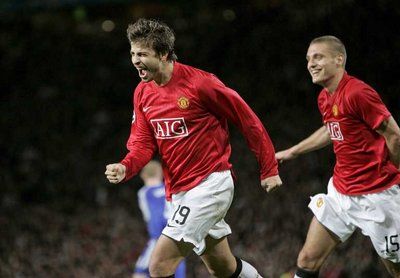 بيكيه بقميص يونايتد