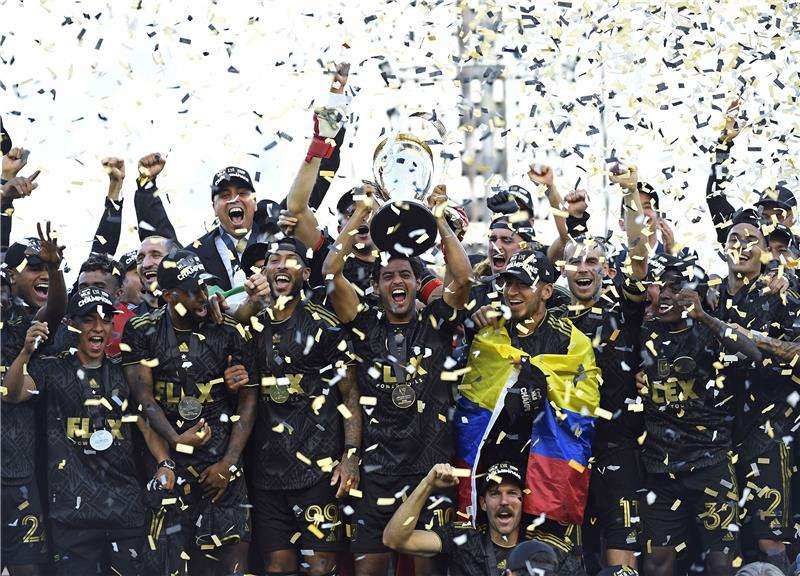 من احتفالات التتويج