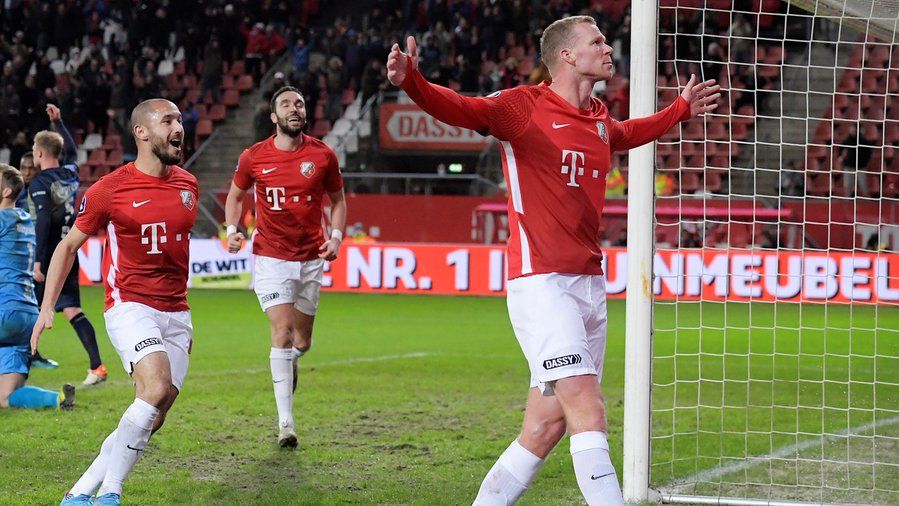 لاعبو أوتريخت