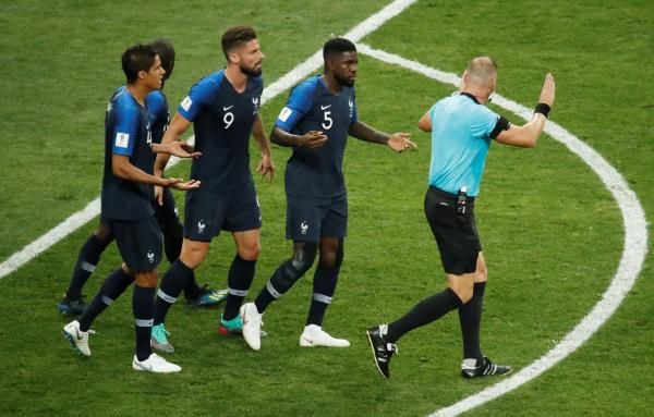 أومتيتي مع منتخب الديوك