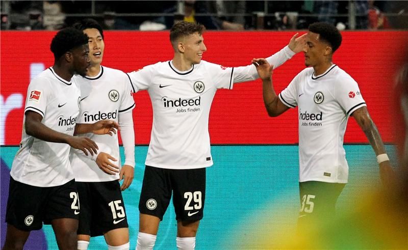 لاعبو آينتراخت فرانكفورت