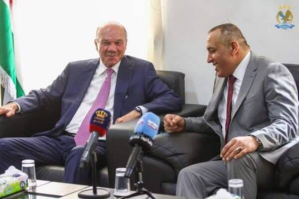 من زيارة الفايز