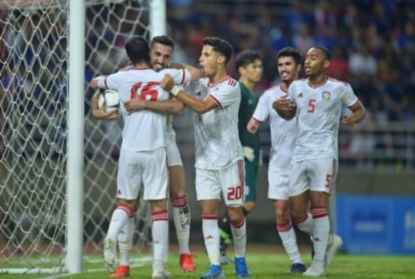 لاعبو المنتخب الإماراتي