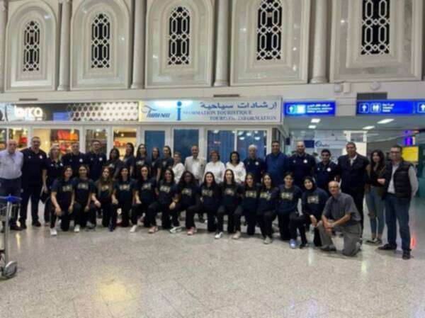منتخب سيدات تونس عند المغادرة للسينغال