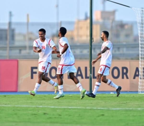 لاعبو منتخب عمان الأولمبي