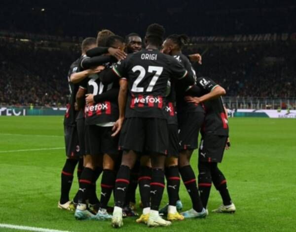 لاعبو ميلان