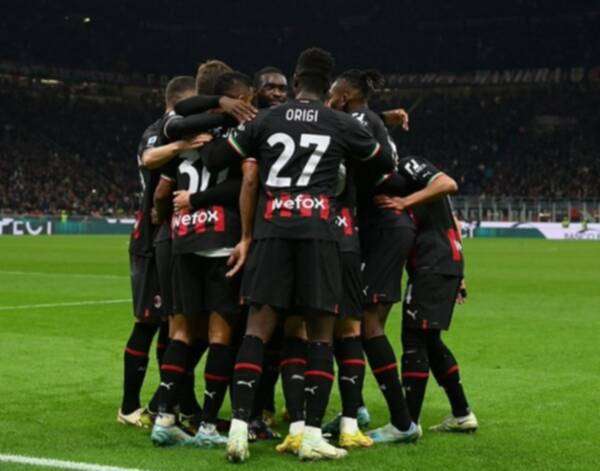 لاعبو ميلان