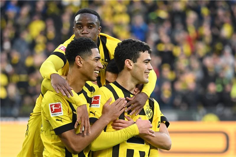 لاعبو دورتموند