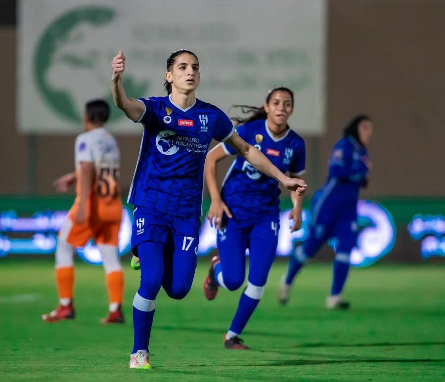 العراقية شوخان صالحي بعد تسجيلها بمرمى شعلة الشرقية