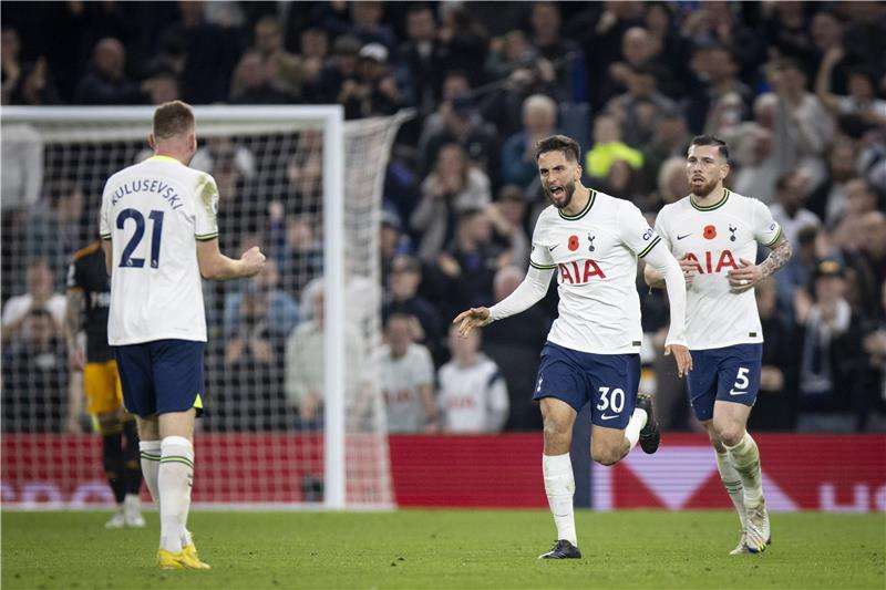 فرحة لاعبي توتنهام