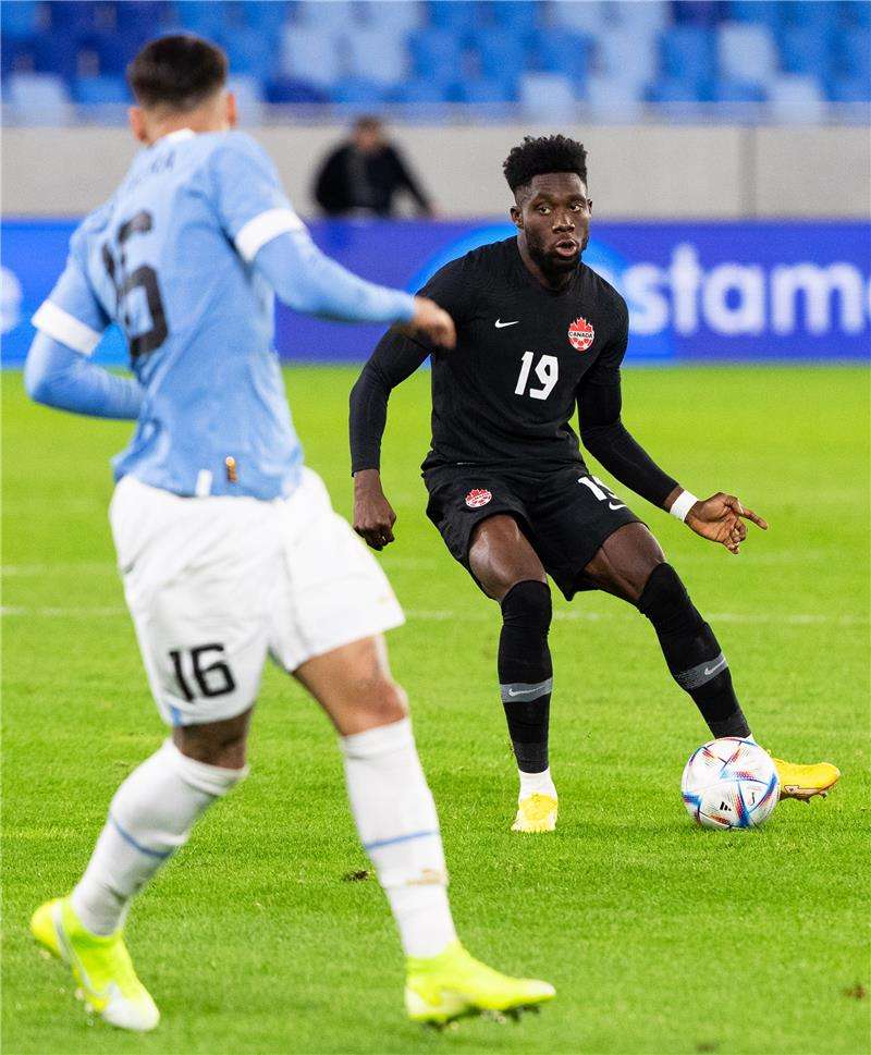 ألفونسو ديفيز