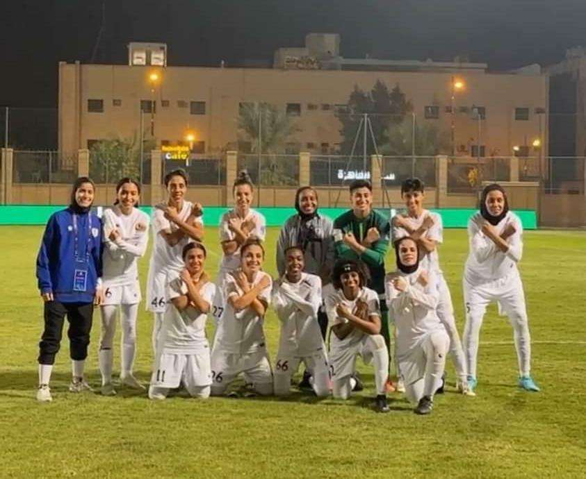 لاعبات اليمامة بعد فوزهن على سما