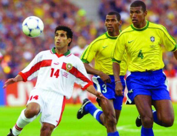 من مباراة المغرب والبرازيل في كأس العالم 1998