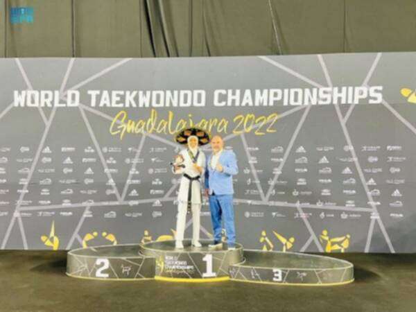 دنيا أبو طالب