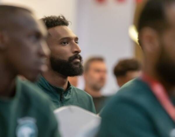 من الاجتماع