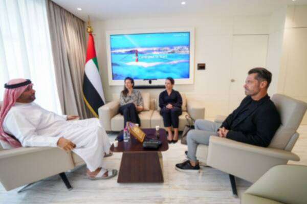 من الاجتماع