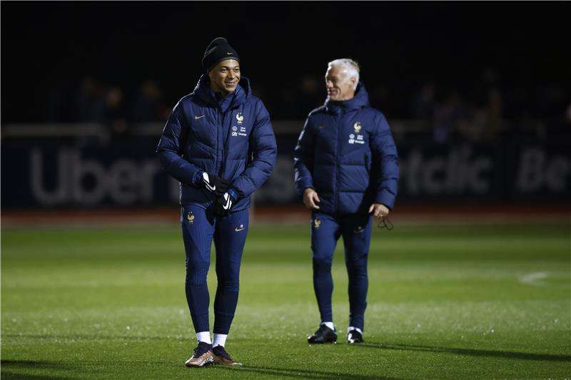 ديشامب مع مبابي