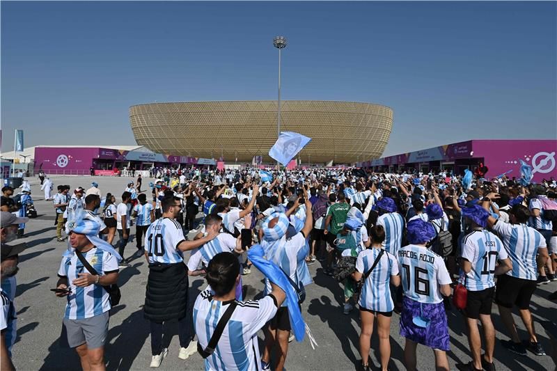 جانب من إقبال الجماهير