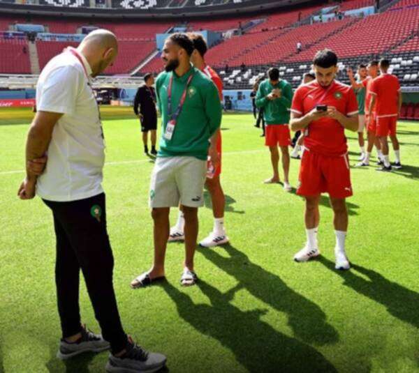لاعبو المغرب في ستاد البيت