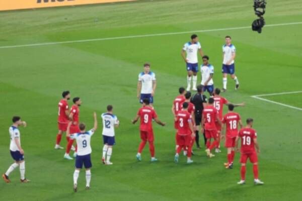 مواجهة انجلترا وإيران