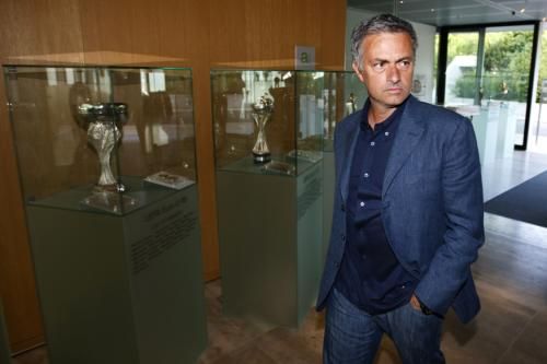 2011-07-29t071358z_01_vfl02_rtridsp_3_soccer-uefa-mourinho_reuters