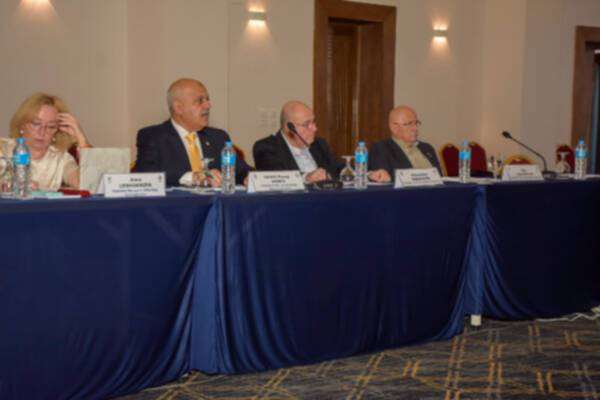 حازم حسني من الاجتماع