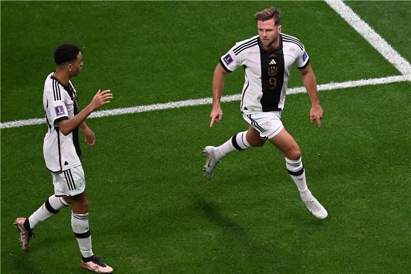 نيكلاس فولكروج