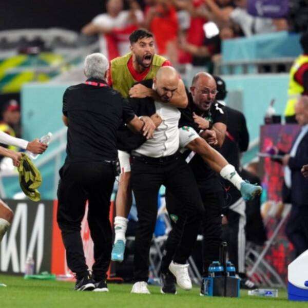 فرحة الجهاز الفني المغربي