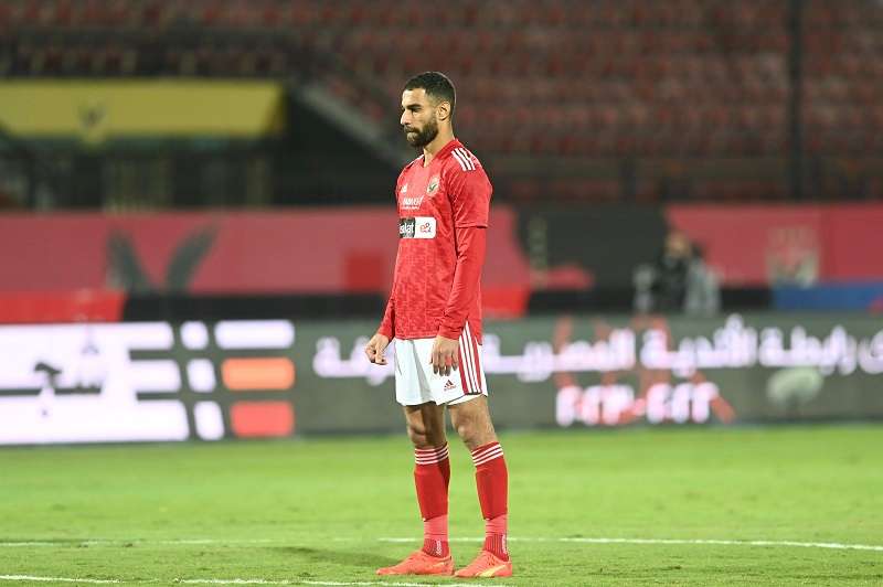 السولية أثناء تنفيذ ركلة الجزاء