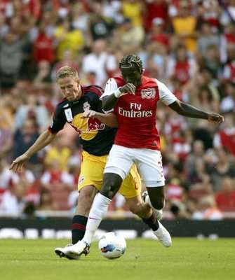 جانب من لقاء الآرسنال و نيويورك رد بولز الأمريكي