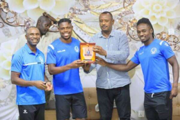 تكريم بانجا