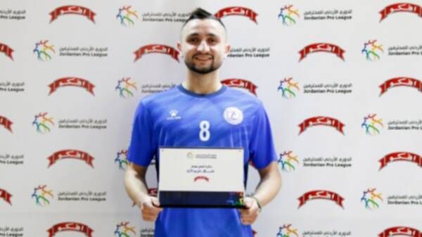 أبو الكاس بعد التتويج بالجائزة