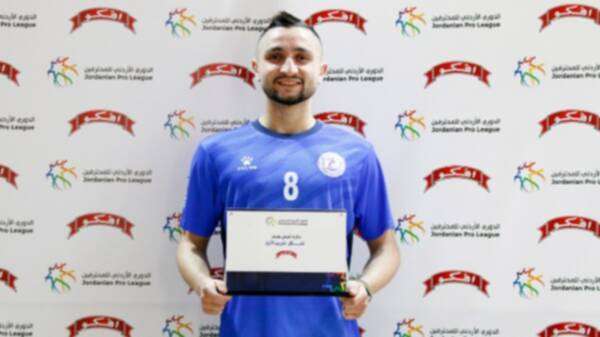 أبو الكاس بعد التتويج بالجائزة