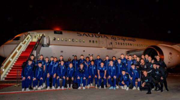 من وصول فريق نيوكاسل إلى الرياض