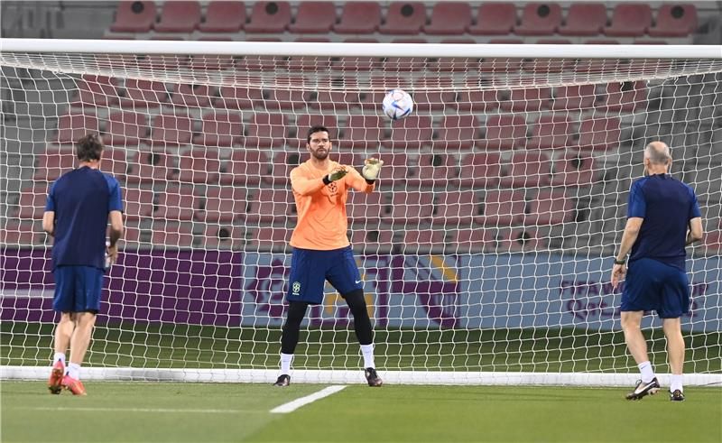 أليسون بيكر