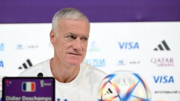 ديشامب خلال المؤتمر الصحفي