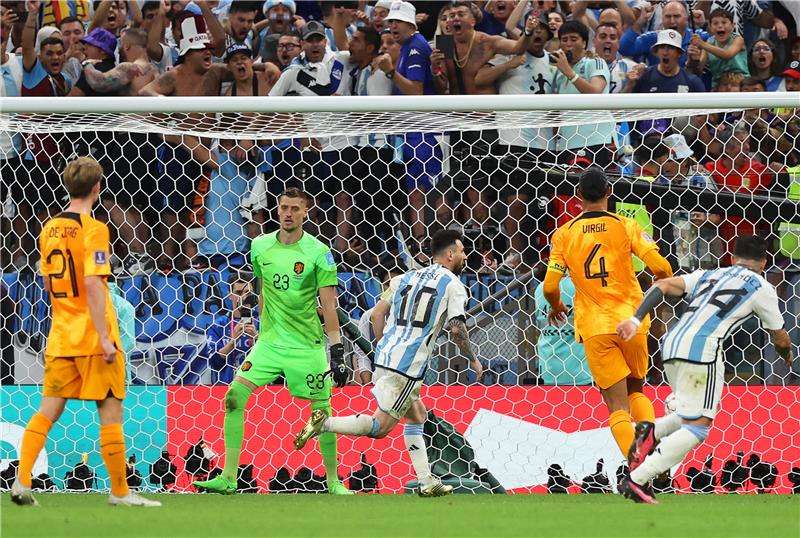 جانب من مباراة الأرجنتين وهولندا