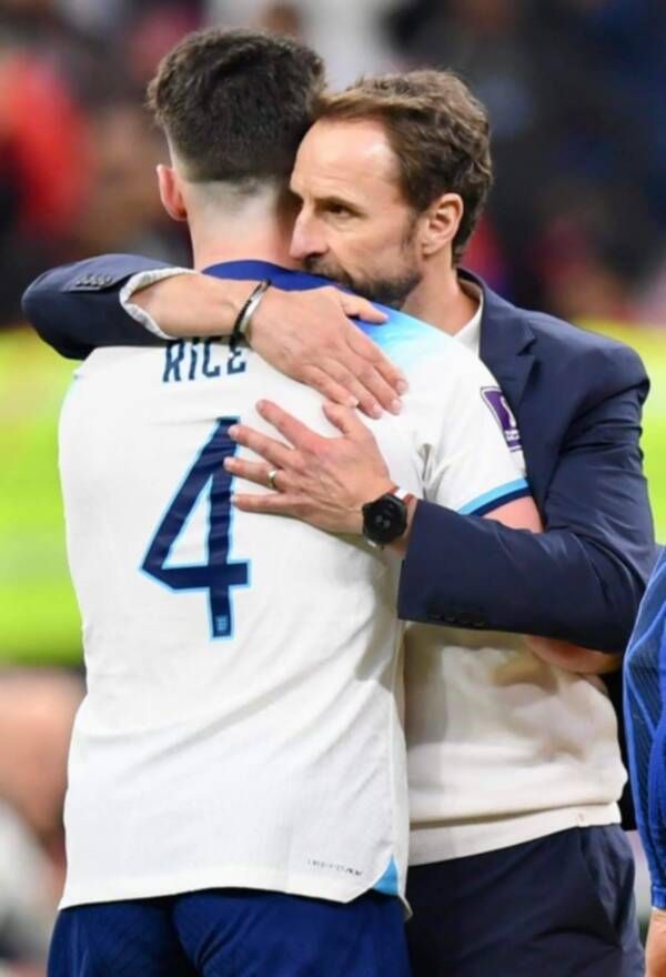 المدرب ساوثجيت يواسي لاعبيه