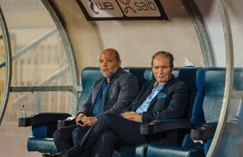 يحيى الكومي (يمين)