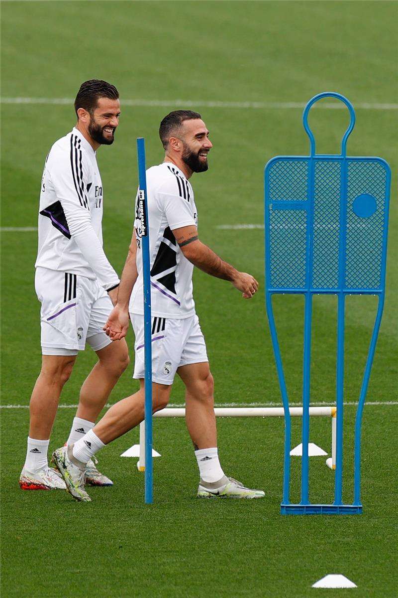 ناتشو وكارفاخال