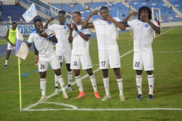 لاعبو الهلال