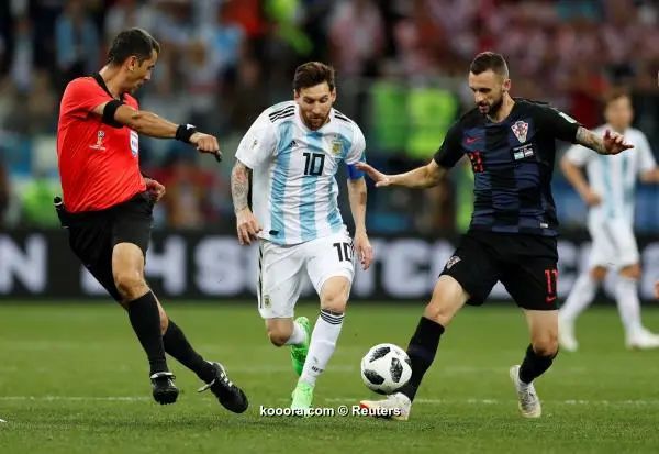 ?i=reuters%2f2018-06-21%2f2018-06-21t195724z_639598995_rc1513110b80_rtrmadp_3_soccer-worldcup-arg-cro_reuters