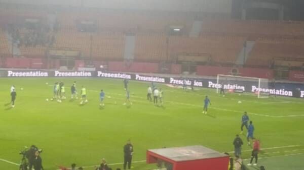 قبل بداية اللقاء