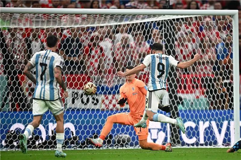 ?i=albums%2fmatches%2f2000043%2f20221213-afp_333f83w_afp