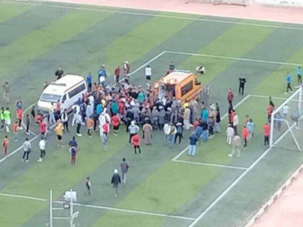 جانب من لاعب مطروح يبتلع لسانه