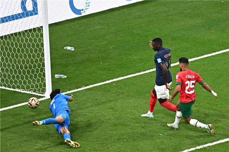 لحظة تسجيل الهدف الثاني