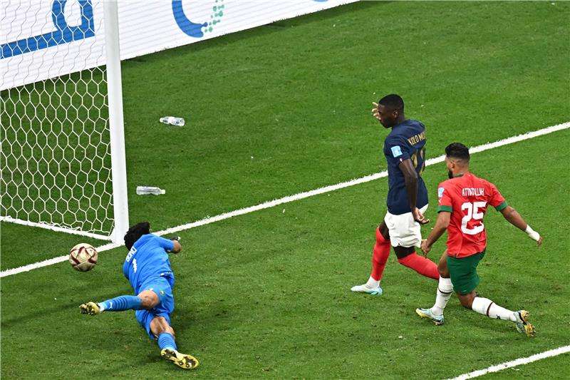 لحظة تسجيل الهدف الثاني