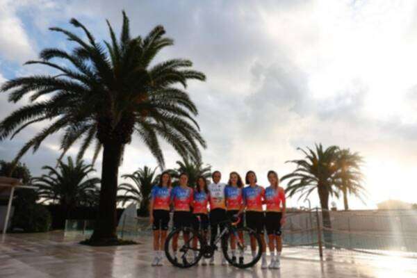 فريق الإمارات القابضة للدراجات الهوائية