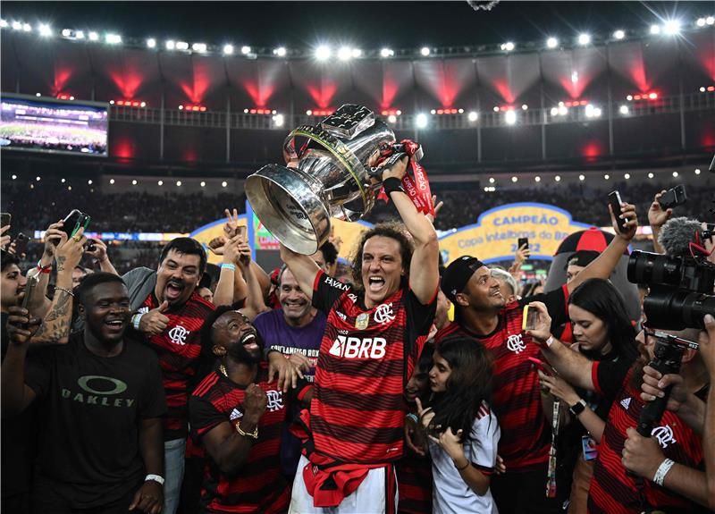 لويز مع فلامنجو