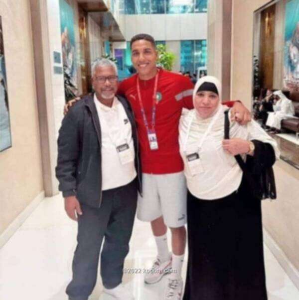 الصابيري مع والديه